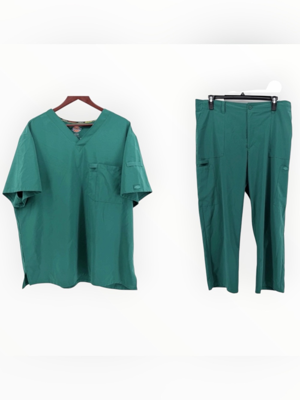 Dickies XL Scrub Set EDS Essentials Hunter Green | V-Neck Top | Short 27" Pants